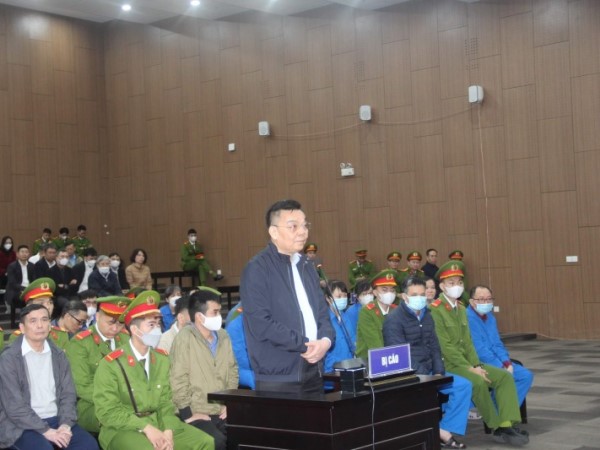 Xét xử vụ Việt Á: Cựu Bộ trưởng Chu Ngọc Anh khai 'làm mất' vali chứa 200.000 USD