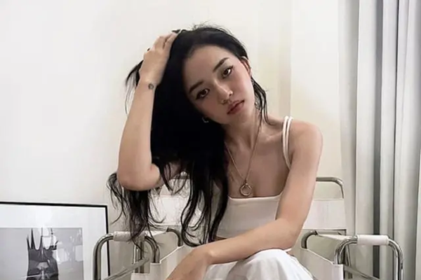 Nữ streamer nổi tiếng với khả năng 'farm tiền', hé lộ đầy ngỡ ngàng về chuyện tình yêu khi khốn khó