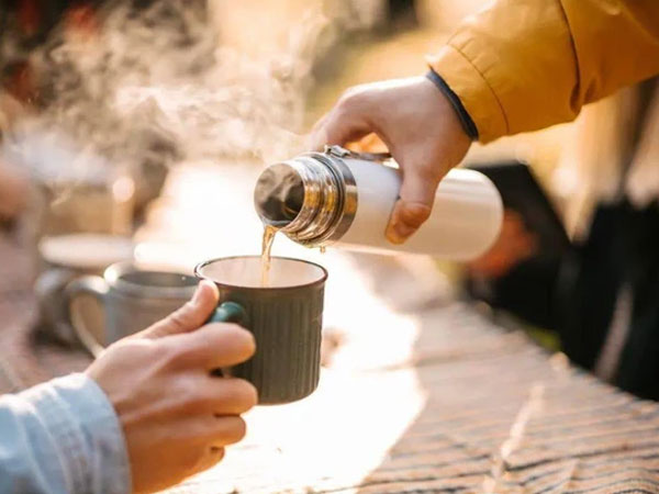 Loại cốc giữ nhiệt này sẽ biến nước thành 'chất độc' và có thể bạn đang sử dụng nó