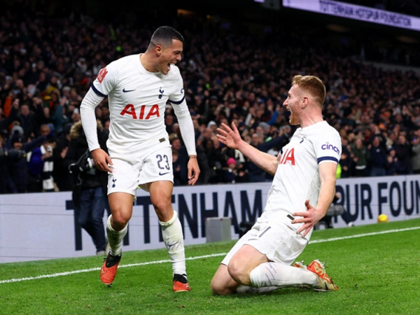 Hậu vệ lập siêu phẩm, Tottenham chật vật vượt vòng ba FA Cup