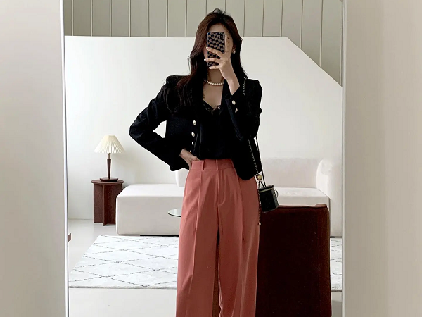 4 cách phối đồ trẻ trung với áo khoác tối màu