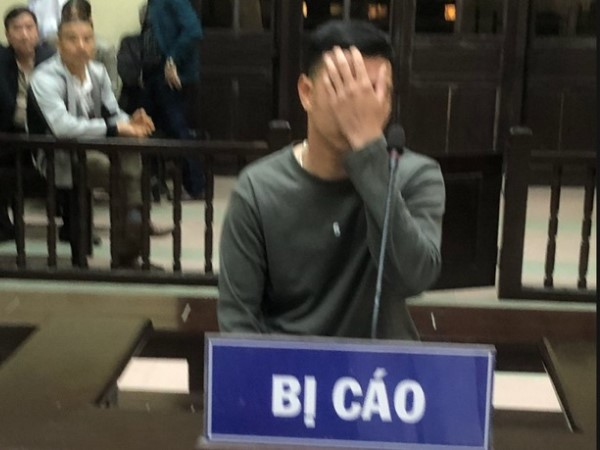 Kẻ dùng gậy đánh người tham gia giao thông gần tổ 141 lĩnh 4 năm tù