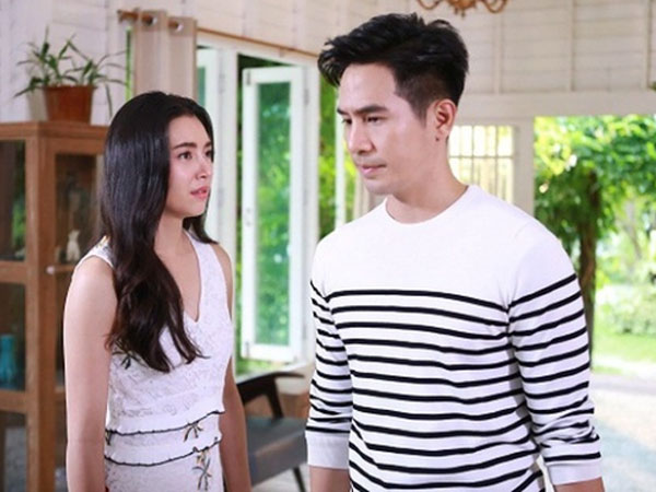 Nỗi khổ của cô vợ bị chồng 'đập tiền' vào mặt, chuyển khoản biếu bố mẹ vợ 50 triệu nhưng không cho vợ về ngoại ăn Tết