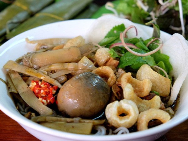 Bún cua thối Gia Lai, món ăn 'nặng mùi' có gì đặc biệt mà nhiều du khách tìm đến?