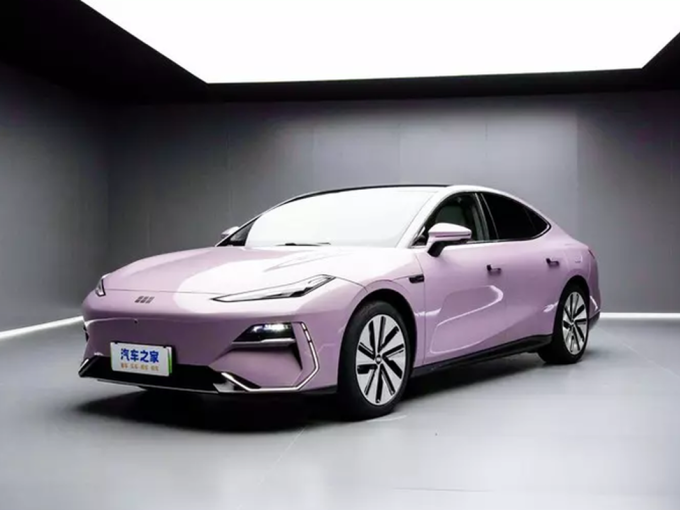 Geely Galaxy E8 từ 573 triệu đồng, rẻ hơn Hyundai Elantra tại Việt Nam