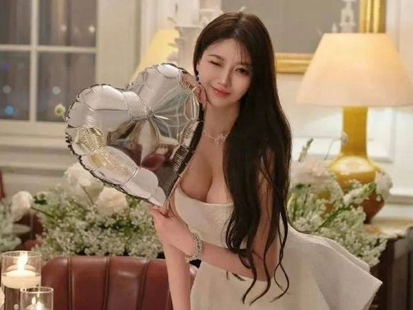 Bạn gái hot girl của Huỳnh Hiểu Minh bị 'bóc phốt': Hết ép cưới lại thuê nhà giống của Angelababy để làm màu