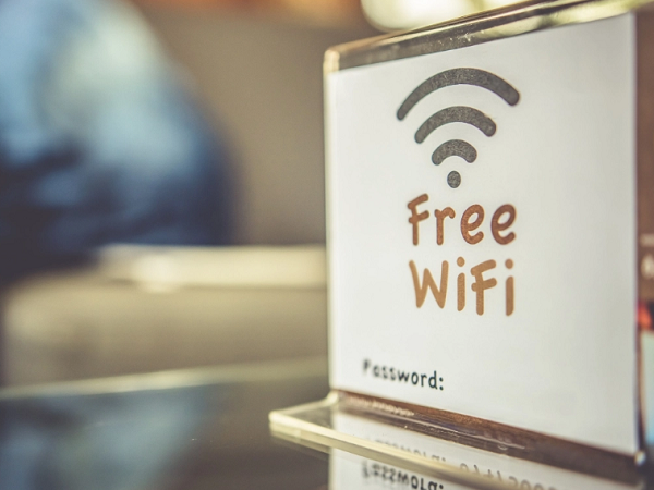 Tài khoản 'bốc hơi' vì wifi công cộng, cảnh báo thủ đoạn chiếm đoạt tài sản tinh vi khi mua hàng dịp cuối năm