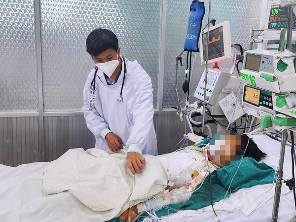 Thủng ruột, rách gan, hỏng mắt... vì tự chế tạo pháo nổ