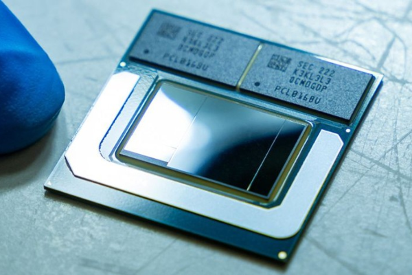 CES 2024: Intel công bố mẫu CPU quyết chiến với Apple