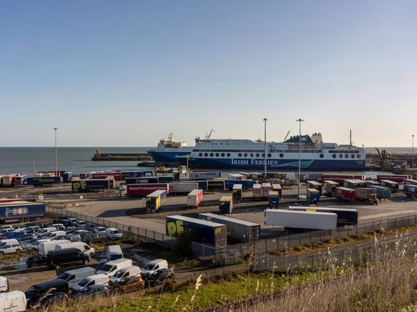 Bộ Ngoại giao xác minh vụ 3 người Việt trong container đông lạnh ở Ireland
