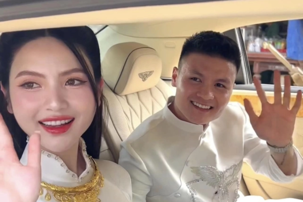 Quang Hải lần đầu công khai đăng ảnh chính diện cùng Chu Thanh Huyền sau ba năm hẹn hò kín tiếng, bà xã phản ứng thế nào?