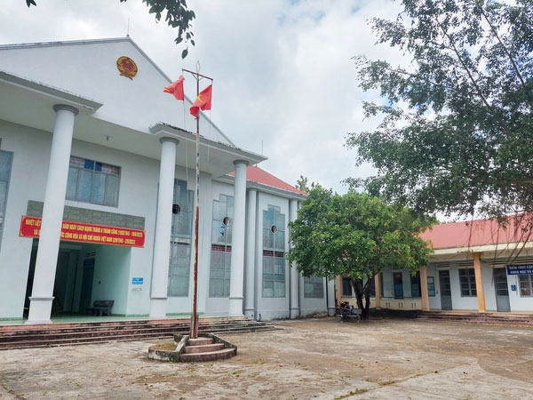 Lý do trụ sở UBND xã vắng như 'chùa bà Đanh' trong giờ hành chính
