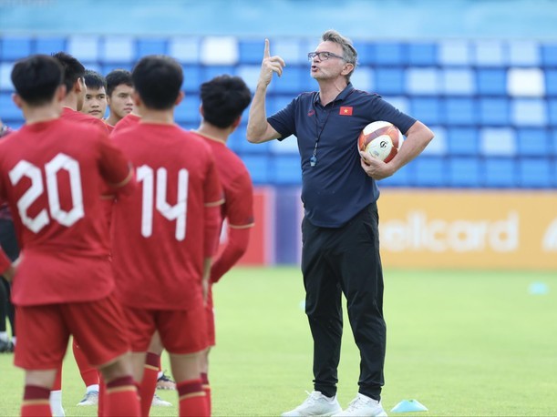 Asian Cup và 'duyên' của ông Troussier