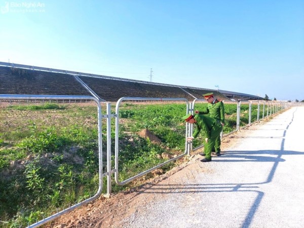 Thanh niên cắt trộm hàng trăm tấm lưới B40 bảo vệ cao tốc Bắc - Nam đem bán 'đồng nát'