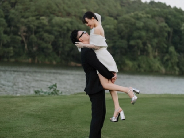 Làm dâu hào môn, nữ MC đi trăng mật 8 nước châu Âu, lời dạy của bố chồng mới bất ngờ