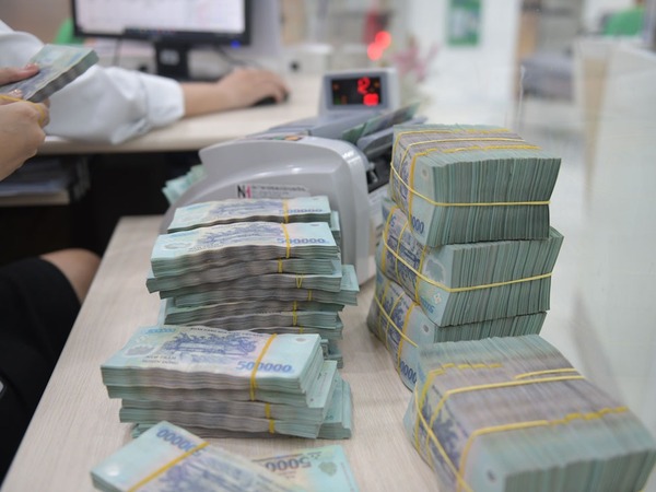Tiền ‘chảy’ mạnh vào trái phiếu ngân hàng
