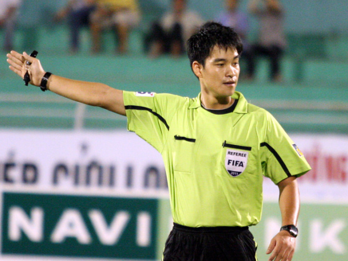 Trọng tài từng bắt V-League cầm còi trận tuyển Việt Nam vs Nhật Bản