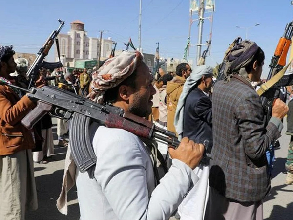 Houthi bắn hạ máy bay chiến đấu của Mỹ?
