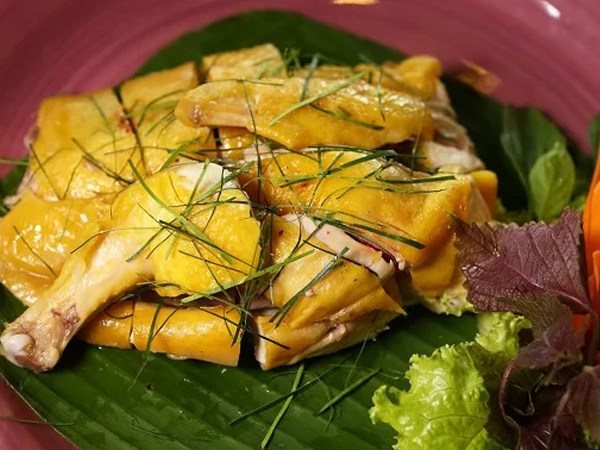 Gà hấp lá chanh, món ngon không thể thiếu trong ngày Tết