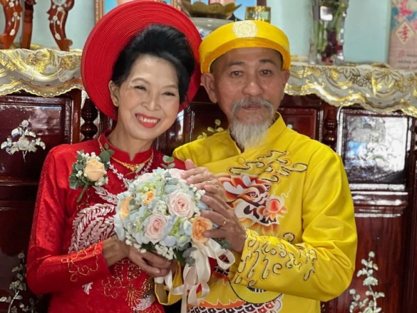 Phát hiện tình đầu 62 tuổi chưa lấy chồng, chú rể U70 từ Mỹ về Việt Nam hỏi cưới