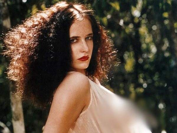 Cách giữ vẻ quyến rũ của 'bảo vật nước Pháp' U50 đóng nhiều cảnh nude nhất