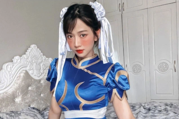 Nhìn lại loạt ảnh cosplay tướng game cực 'khét' của Lê Bống trong quá khứ
