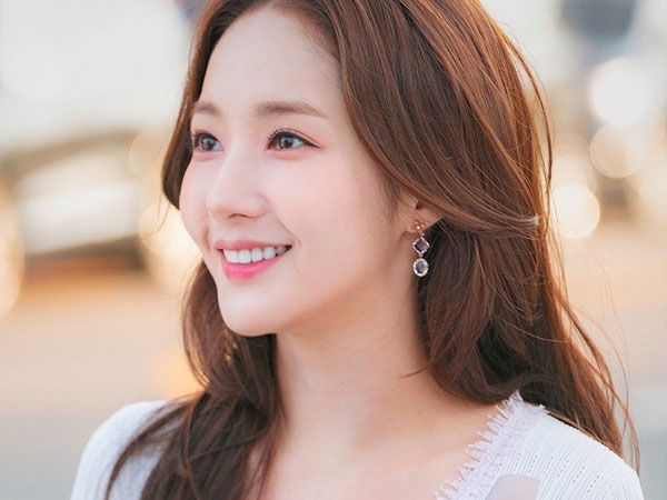 Park Min Young chính thức lên tiếng về cáo buộc được bạn trai đại gia chu cấp 4,4 tỷ đồng