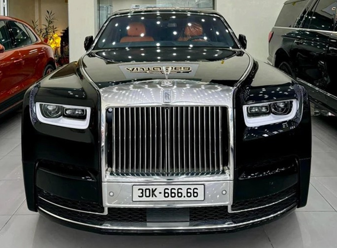 Rolls-Royce Phantom VIII 80 tỷ đeo biển 30K-666.66 gần 20 tỷ đồng