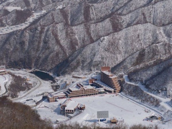 Công ty du lịch chào tour trượt tuyết ở 'quốc gia bí ẩn nhất thế giới'