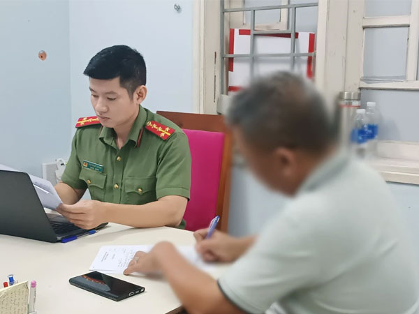 Bị xử lý vì hóng hớt chuyện hàng xóm rồi đăng lên TikTok
