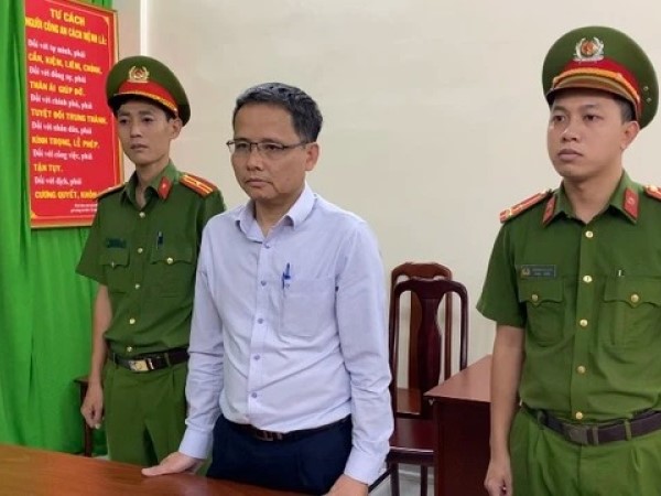 Phó Cục trưởng Đăng kiểm Việt Nam bị khởi tố, bắt tạm giam