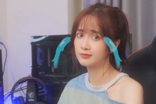 Ngủ 12 giờ trưa mới dậy, nữ streamer này vẫn là mẫu hình bạn gái lý tưởng của nhiều fan nam
