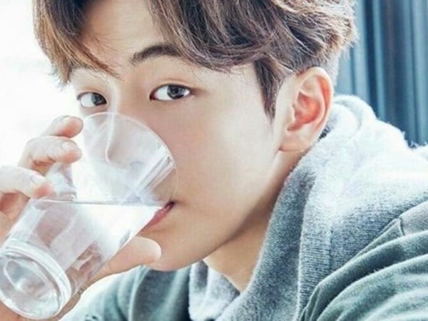 Uống nước khi bụng rỗng chữa được bách bệnh?
