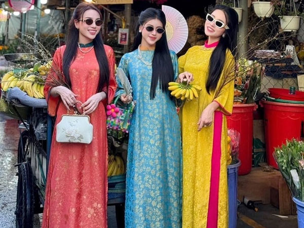 Mẫu áo dài phong cách cô ba Sài Gòn đang 'gây bão' có gì đặc sắc?