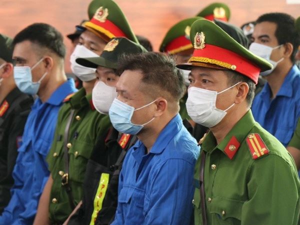 Xét xử nhóm khủng bố ở Đắk Lắk: 'Họ dọa giết cả nhà nếu không tham gia tổ chức'