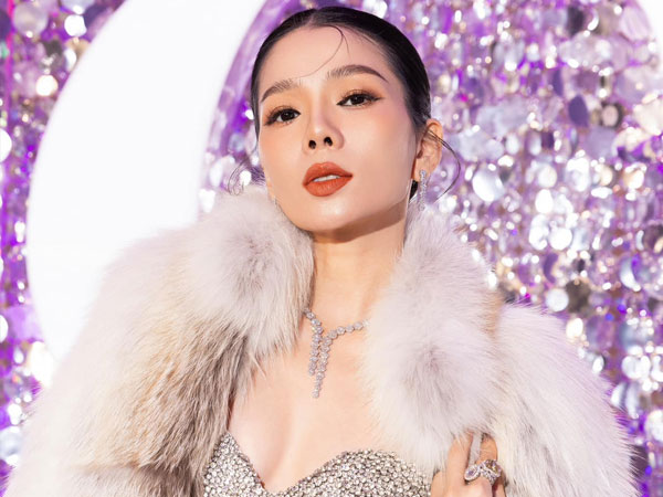 Lệ Quyên lại đăng đàn ẩn ý nói ai đó cố tình vùi dập sự nghiệp: 'Bạn vì bản thân thì tốt, nhưng đừng tổn hại đến người khác'