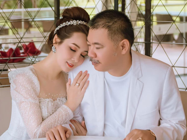 Mai Thu Huyền ở tuổi U50 nói về ông xã: 'Chắc là kiếp trước tôi tu tốt nên kiếp này được trời cho người đàn ông tốt đến thế'