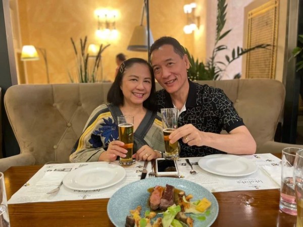 Cặp đôi hiếm hoi 2 vợ chồng đều là NSND: Trai tài gái sắc 50 năm sắt son, con gái là 'chim công làng múa'