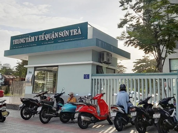 Trung tâm y tế xin lỗi người dân bị từ chối nhận tiền lẻ