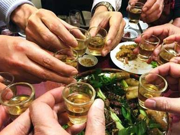 Có nên dùng men vi sinh trước khi uống rượu bia?