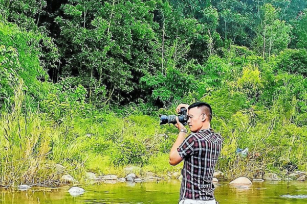 Anh thợ mỏ cứu bé gái thoát chết đuối ở Quảng Ninh