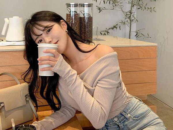 4 kiểu áo là 'cạ cứng' của chân váy giúp chị em mặc đẹp xuyên Tết
