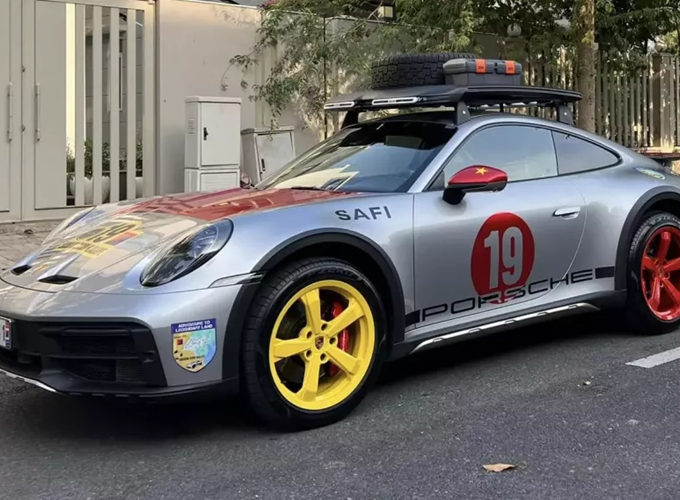 Chủ xe Porsche 911 Dakar hơn 16 tỷ tậu biển đẹp chỉ tốn vài bát phở?