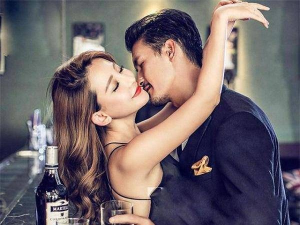 Tâm sự nghẹn đắng của trai trẻ sau 2 năm 'mua vui' cho bà chủ giàu có, cô đơn