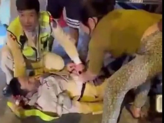 Nam sinh lớp 12 vượt đèn đỏ, tông xe máy vào CSGT