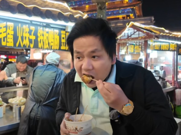 Trứng vịt lộn ở Trung Quốc được chế biến độc đáo thế nào khiến Khoa Pug bất ngờ?