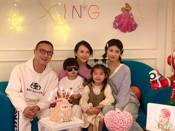 Chồng cũ Chương Tử Di có tình mới sau chưa đầy 3 tháng ly hôn, đàng gái đáng tuổi con?