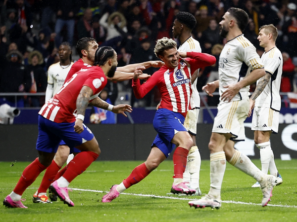 Real Madrid thua Atletico Madrid trong màn rượt đuổi tỉ số ngoạn mục