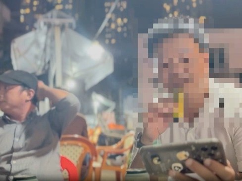 Ám ảnh 'karaoke kẹo kéo'