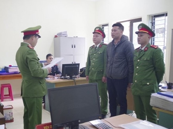 Bắt nguyên phó giám đốc chi nhánh văn phòng đăng ký đất